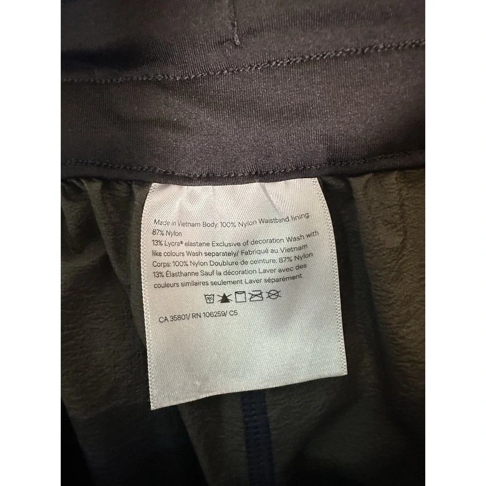 LULULEMON Size 8 Patch Game Shorts 4